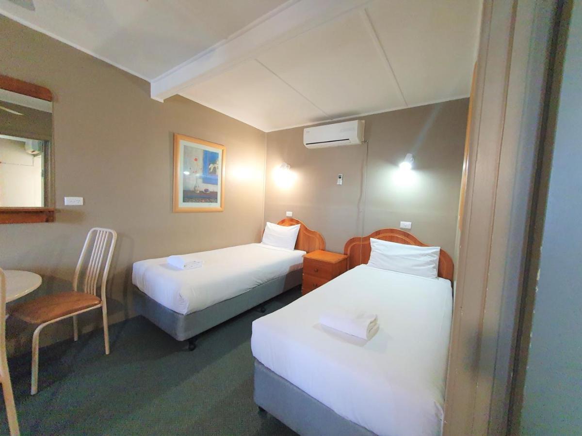 Ardeanal Motel West Wyalong Eksteriør billede