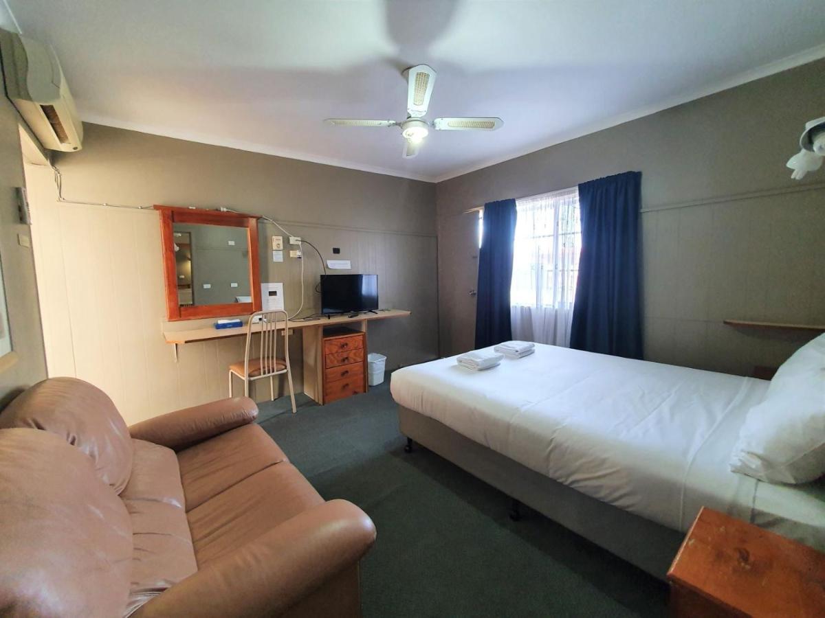 Ardeanal Motel West Wyalong Eksteriør billede