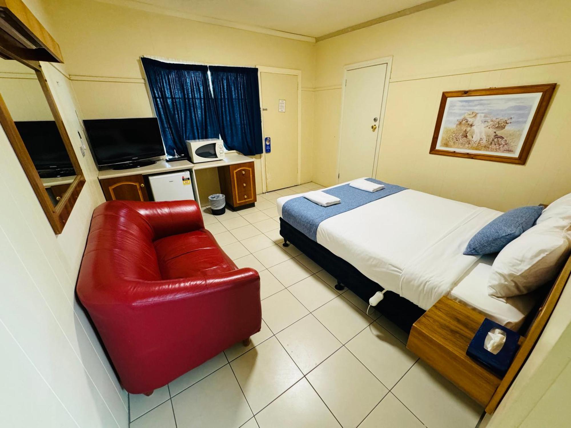 Ardeanal Motel West Wyalong Eksteriør billede