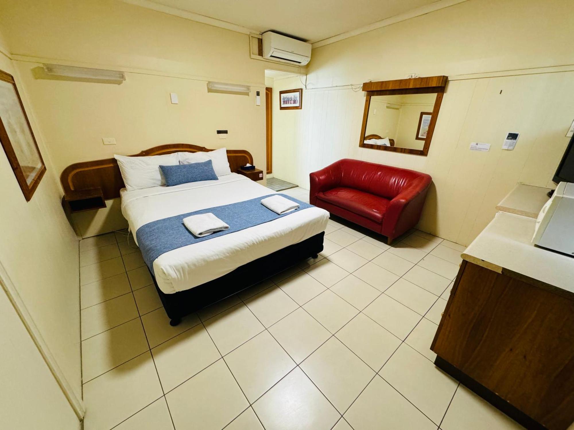 Ardeanal Motel West Wyalong Eksteriør billede