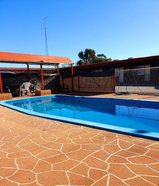 Ardeanal Motel West Wyalong Eksteriør billede