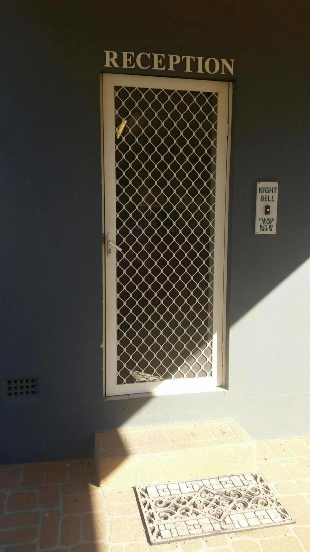 Ardeanal Motel West Wyalong Eksteriør billede