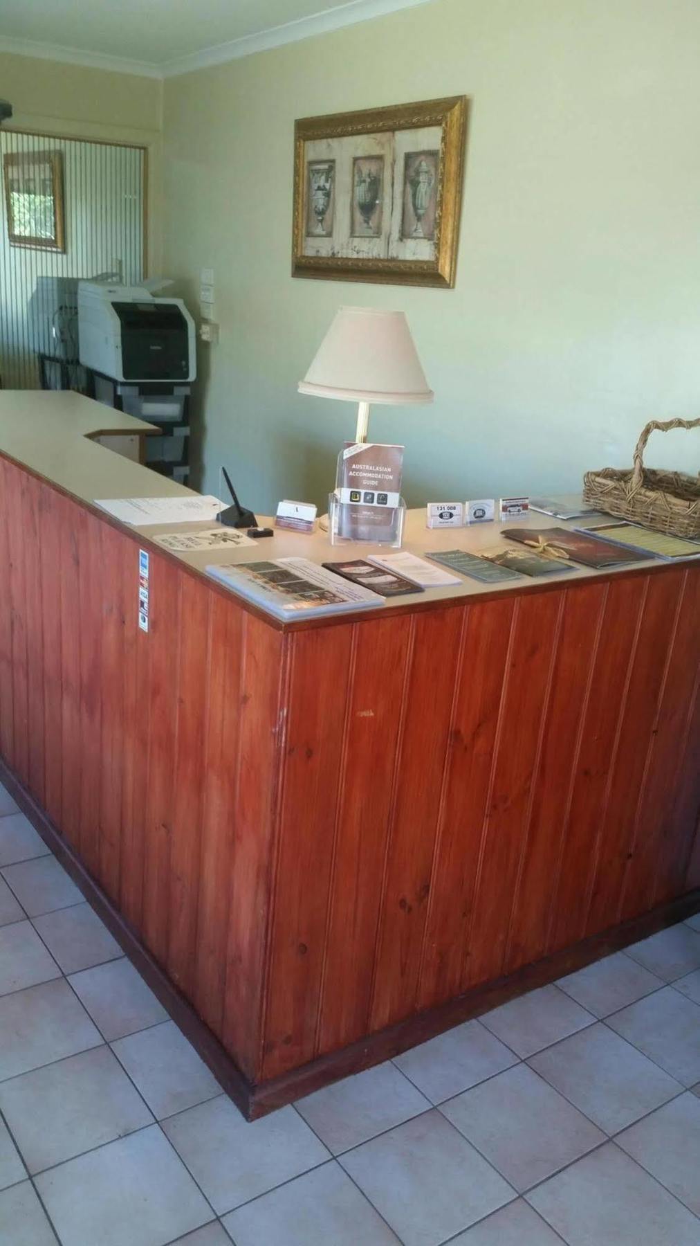 Ardeanal Motel West Wyalong Eksteriør billede